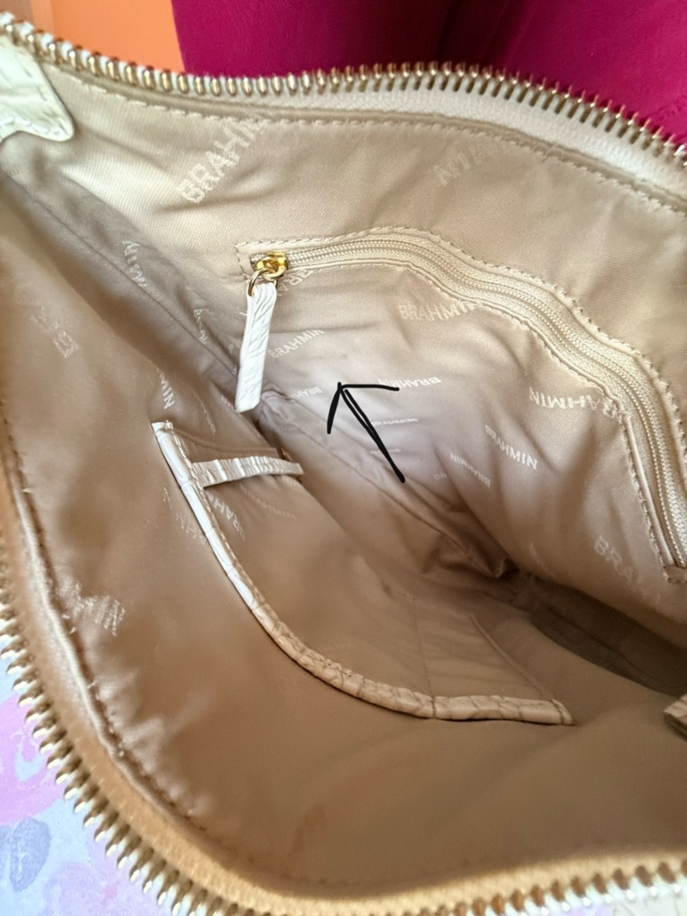 Brahmin Katie Crossbody White Croc Embossed Leather EXCELLENT Condition - Picture 9 of 16
